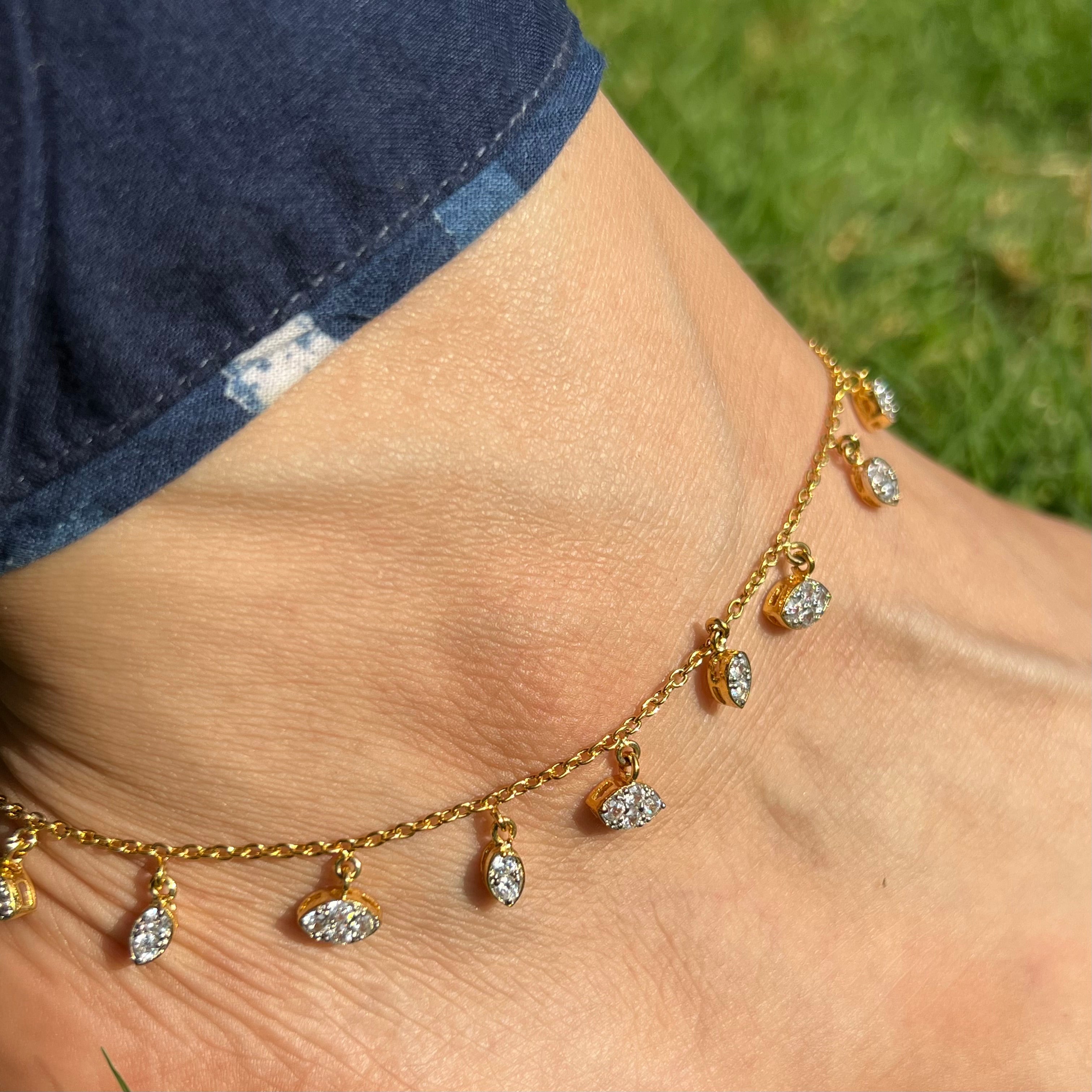 Diamond chain clearance anklet